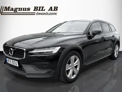 Svart Begagnad 2022 Volvo V60 CC Kombi | 309 900 kr (Bra pris)