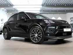 Svart Begagnad 2024 Porsche Macan SUV | 1 015 000 kr (Bra pris)