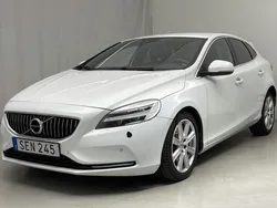Vit Begagnad 2018 Volvo V40 Inscription Kombi | 115 000 kr