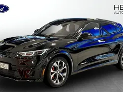 Svart (black) Begagnad 2023 Ford Mustang Mach-E GT SUV | 599 900 kr (Marknadspris)