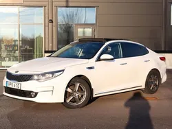 Vit Begagnad 2015 Kia Optima Launch Edition Sedan | 109 900 kr (Marknadspris)