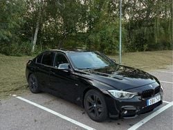 Svart Begagnad 2016 BMW 320 Sedan | 184 999 kr (Marknadspris)