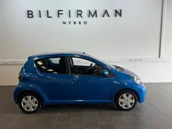 Blå Begagnad 2011 Toyota Aygo Halvkombi | 49 900 kr (Lite dyr)