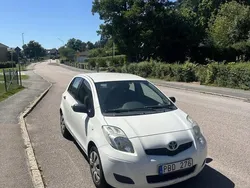 Vit Begagnad 2010 Toyota Yaris Halvkombi | 40 000 kr (Marknadspris)