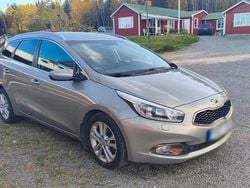 Grå Begagnad 2013 Kia Ceed Sportswagon Comfort Kombi | 69 990 kr (Marknadspris)