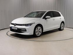 Vit (pure white) Begagnad 2024 VW Golf VIII Life Kombi | 298 900 kr (Marknadspris)