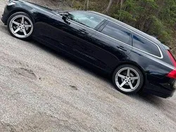Svart Begagnad 2018 Volvo V90 Momentum Kombi | 140 000 kr