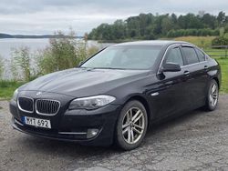 Svart Begagnad 2013 BMW 520 Sedan | 81 500 kr (Superpris)