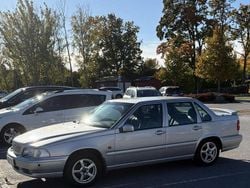 Grå Begagnad 2000 Volvo S70 Standard Sedan | 32 000 kr (Marknadspris)