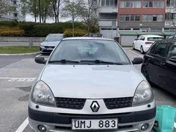 Grå Begagnad 2003 Renault Clio II Halvkombi | 11 000 kr (Bra pris)