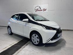 Vit Begagnad 2018 Toyota Aygo X-play Halvkombi | 79 000 kr (Marknadspris)