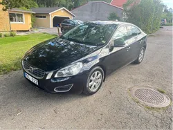 Svart Begagnad 2012 Volvo S60 Momentum Sedan | 80 000 kr (Marknadspris)