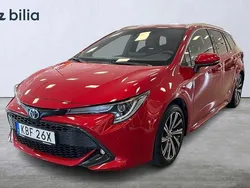 Röd Begagnad 2022 Toyota Corolla Style Kombi | 269 900 kr (Marknadspris)