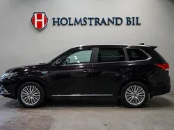 Svart Begagnad 2019 Mitsubishi Outlander P-HEV SUV | 254 900 kr (Marknadspris)