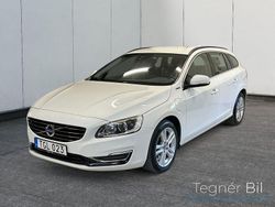Vit Begagnad 2015 Volvo V60 Momentum Kombi | 148 900 kr (Marknadspris)