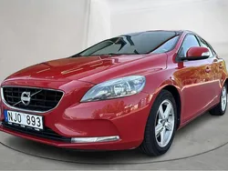 Röd Begagnad 2014 Volvo V40 Kinetic Kombi | 98 000 kr (Marknadspris)