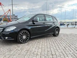 Svart Begagnad 2013 Mercedes B180 Minibuss | 99 000 kr (Marknadspris)