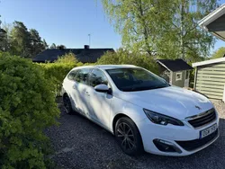 Vit Begagnad 2016 Peugeot 308 Allure Kombi | 115 000 kr (Marknadspris)