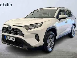 Vit Begagnad 2023 Toyota RAV4 Hybrid SUV | 384 000 kr (Superpris)
