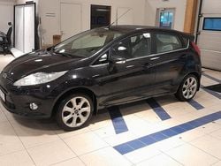 Svart Begagnad 2011 Ford Fiesta Titanium Halvkombi | 69 950 kr (Lite dyr)