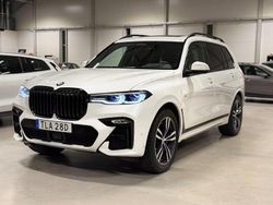 Vit Begagnad 2021 BMW X7 M Sport SUV | 839 900 kr (Marknadspris)
