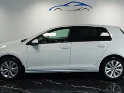 Vit Begagnad 2016 VW Golf VII Halvkombi | 129 800 kr (Marknadspris)