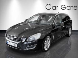 Svart Begagnad 2012 Volvo V60 Summum Kombi | 79 900 kr (Marknadspris)