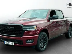 Röd (red) Begagnad 2025 RAM 1500 Pickup | 1 223 750 kr