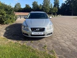 Ljusgrå Begagnad 2010 Volvo V70 Momentum Kombi | 76 800 kr (Marknadspris)
