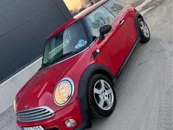 Röd Begagnad 2014 Mini ONE Halvkombi | 65 000 kr (Marknadspris)