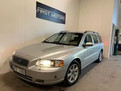 Ljusgrå Begagnad 2004 Volvo V70 Momentum Kombi | 39 900 kr (Marknadspris)