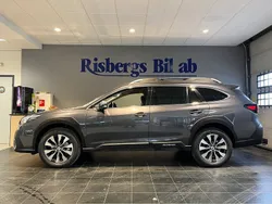 Grå Ny 2025 Subaru Outback SUV | 499 900 kr