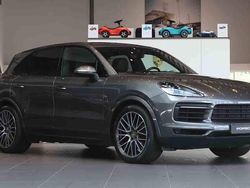 Grå Begagnad 2020 Porsche Cayenne SUV | 529 000 kr