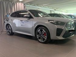 Grå Begagnad 2024 BMW iX2 M Sport SUV | 529 000 kr (Superpris)