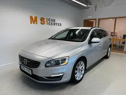 Vit Begagnad 2014 Volvo V60 Momentum Kombi | 79 800 kr (Marknadspris)