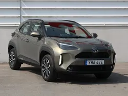 Grön Begagnad 2023 Toyota Yaris Cross SUV | 292 500 kr (Bra pris)