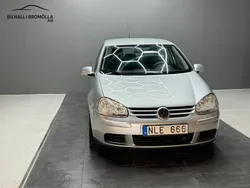 Silver Begagnad 2007 VW Golf V Sportline Halvkombi | 34 900 kr (Marknadspris)