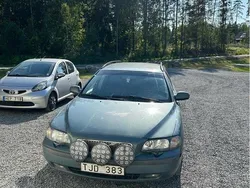 Grön Begagnad 2002 Volvo V70 Business Edition Kombi | 15 000 kr (Marknadspris)