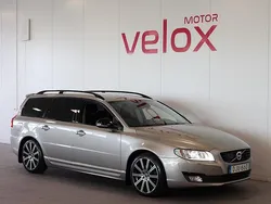 Grå Begagnad 2015 Volvo V70 Momentum Kombi | 129 900 kr (Marknadspris)