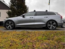 Grå Begagnad 2021 Volvo V60 Inscription Kombi | 269 999 kr (Superpris)