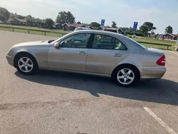 Gul Begagnad 2002 Mercedes E320 Sedan | 89 000 kr