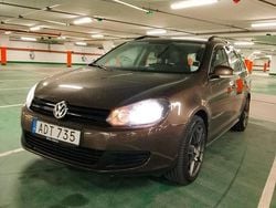 Brun Begagnad 2011 VW Golf Kombi | 51 500 kr (Marknadspris)