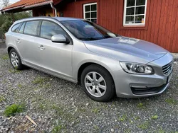 Silver Begagnad 2015 Volvo V60 Kinetic Kombi | 75 000 kr (Bra pris)
