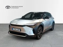 Silver Begagnad 2022 Toyota bZ4X Executive SUV | 399 900 kr