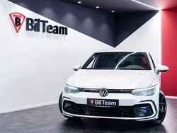Vit Begagnad 2020 VW Golf VIII R-line Halvkombi | 369 900 kr
