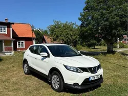 Vit Begagnad 2015 Nissan Qashqai SUV | 85 000 kr (Bra pris)