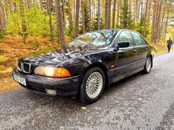 Svart Begagnad 1997 BMW 528 Sedan | 48 500 kr