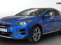 Blå Begagnad 2022 Kia XCeed Advance SUV | 239 900 kr (Marknadspris)