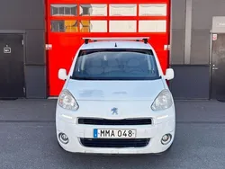 Vit Begagnad 2014 Peugeot Partner Minibuss | 29 900 kr (Bra pris)