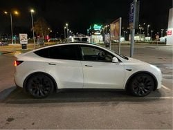 Begagnad 2023 Tesla Model Y Performance SUV | 379 600 kr (Superpris)